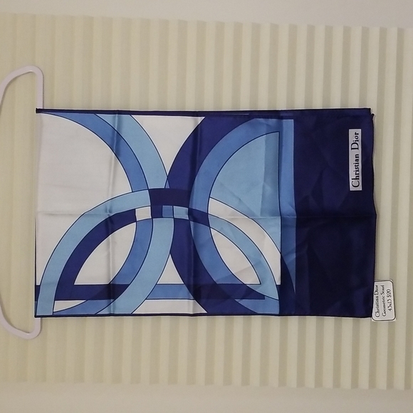 Dior Accessories - Ladies vintage Christian Dior Scarf